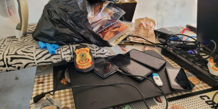 PF apreende materiais ilícitos encontrados na casa do acusado no Jardim Lisa Foto: Divulgação/Polícia Federal