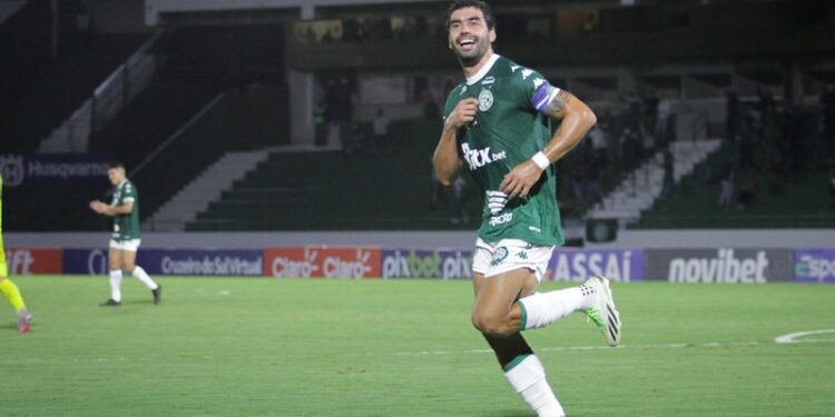 Bruno Mendes comemora o seu segundo gol contra o Mirassol Foto: Raphael Silvestre/Guarani FC
