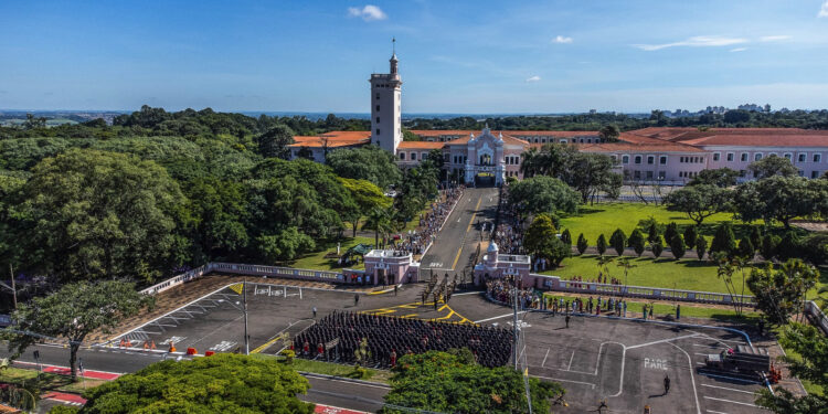 cerimônia marca o início de mais uma jornada acadêmica e de formação militar. Fotos: Divulgação/EsPCEx