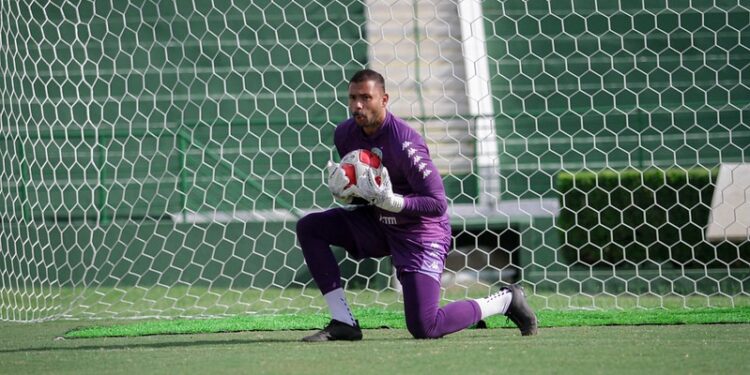 Vladimir deve ganhar a posição no gol bugrino nesta quinta-feira - Fotos: Raphael Silvestre/Guarani FC