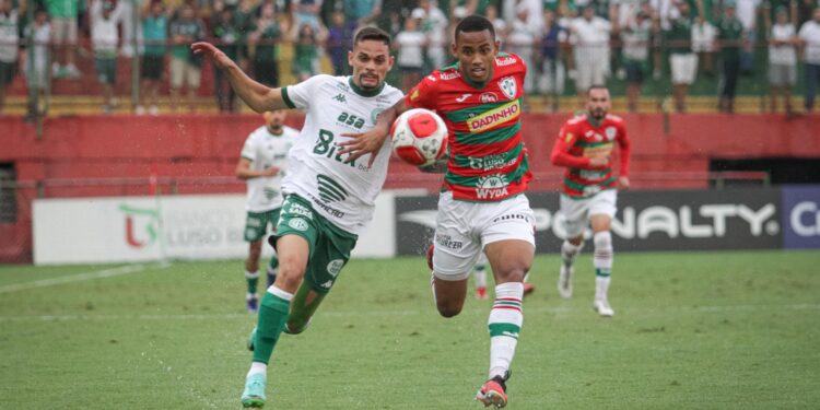Pablo Thomaz: pouco acionado, esteve sumido em campo - Foto: Raphael Silvestre/Guarani FC