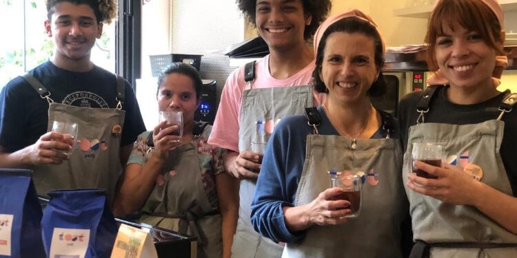 Projeto Social Jovens Baristas: ensino do ofício de barista e profissional do café para pessoas de Belo Horizonte e dos municípios do entorno - Fotos: Divulgação