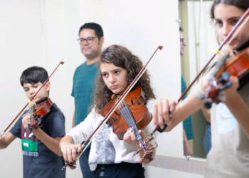 Aula de violino no Polo Regional Jundiaí do Projeto Guri - Foto: Robs Borges/Divulgação