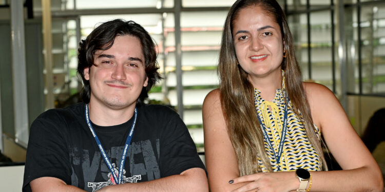 Agentes Administrativos da Prefeitura Paulo André Cabral Júnior e Elenice Cunha Santos. Foto: Carlos Bassan/PMC