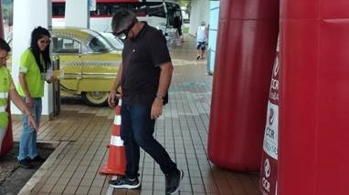 AutoBAn realiza campanha com óculos que simula embriaguez