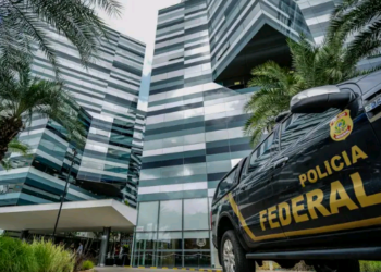 Prédio da Polícia Federal em Brasília: Bolsonaro ficou cerca de 30 minutos no local - Foto: Rafa Neddermeyer/Agência Brasil