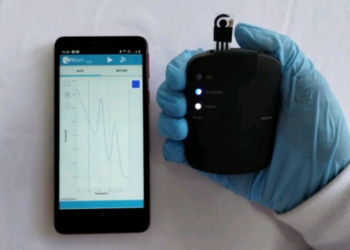 Autoteste rápido de biomarcadores urinários com sensor sustentável, sem fio e portátil para diagnóstico da condição de saúde - Foto: Divulgação/ Governo SP