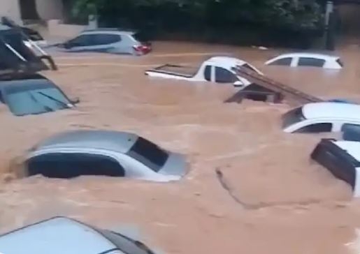 Defesa Civil socorre vítimas das chuvas em inundações no Sudeste