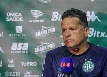 O técnico Claudinei Oliveira pede o apoio dos torcedores em vídeo nas redes sociais - Foto: Raphael Silvestre/Guarani FC