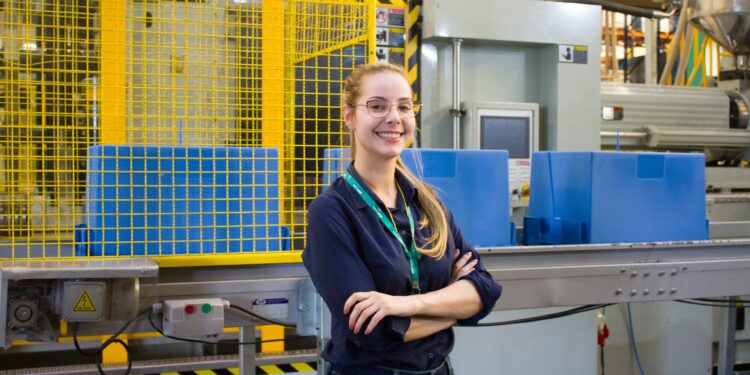 Bruna Carola, gerente industrial da Ecoboxes: poder feminino na indústria - Foto: Divulgação