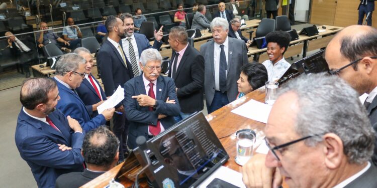 Vereadores aprovam PL que determina fornecimento de material informativo sobre o combate à violência - Foto: Câmara de Campinas