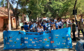 Programação ambiental: alunos durante passeata no Dia Mundial da Água no ano passado - Foto: Arquivo