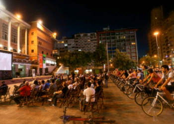 Movido a bicicletas e com sessões gratuitas, projeto une cultura, sustentabilidade e esporte - Foto: Divulgação