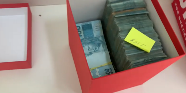 Dinheiro apreendido pela PF na casa do empresário de Indaiatuba nesta manhã. Fotos: Polícia Federal