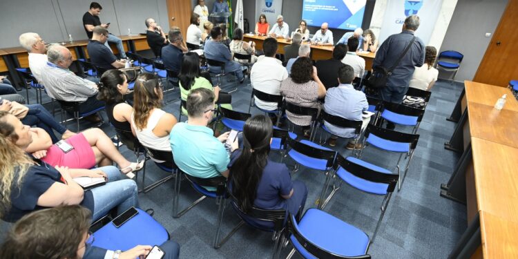 A Prefeitura de Campinas reuniu representantes de instituições de saúde para alertar sobre projeção de casos. Foto: Rogério Capela/PMC