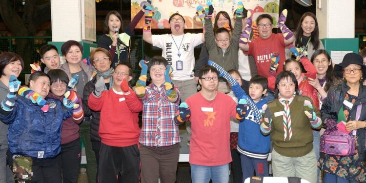 Pessoas vivendo com a síndrome de Down podem melhorar a qualidade de vida com cuidados e apoio. Foto: Associação de Síndrome de Down de Hong Kong