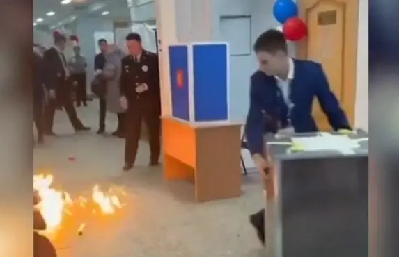 Eleições na Rússia: hackers ucranianos invadem sistema de votação