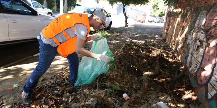 No mutirão do último sábado, 13 toneladas de resíduos foram recolhidos. Foto: Adriano Rosa/PMC