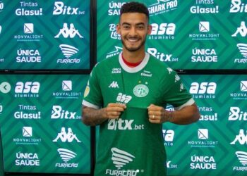 Jefferson vai disputar posição em um setor carente de opções no clube – Foto: Raphael Silvestre/Guarani FC