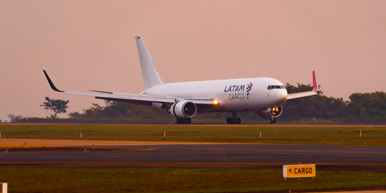 Viracopos passa a receber 3 novos voos cargueiros semanais da LATAM vindos da Europa
