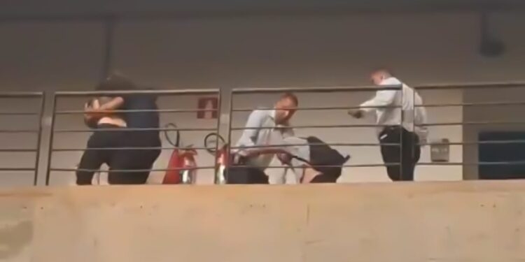 Professor acusado de ameaçar aluno com faca é demitido pela Unicamp