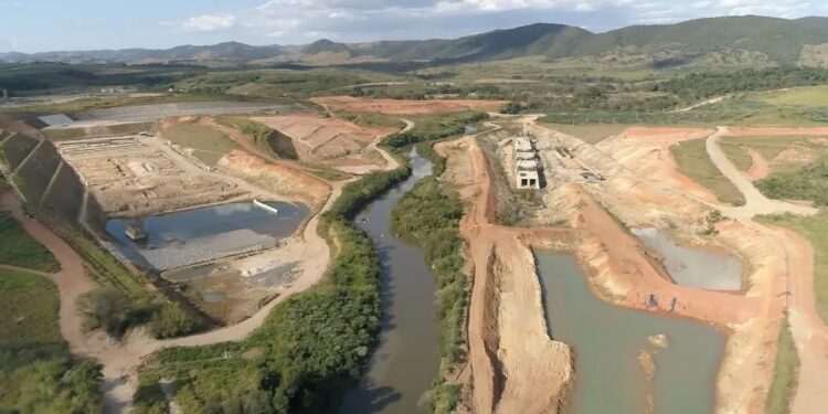 As obras estão paralisadas desde julho do ano passado, após o DAEE cancelar os contratos com o consórcio BP KPE-Cetenco - Foto: Divulgação