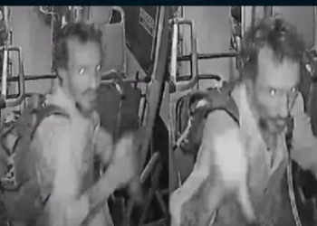 Imagens da câmera interna do ônibus mostram o homem fugindo após o latrocínio. Foto: Reprodução
