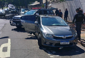 GM de Campinas detém casal suspeito de estelionato e apreende veículo do crime