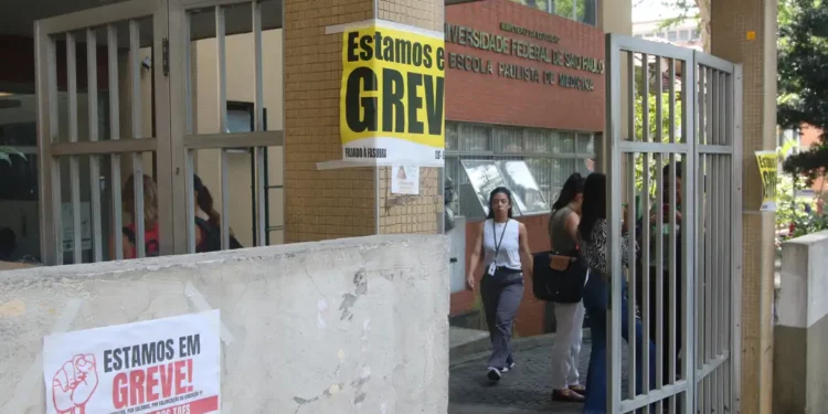 As negociações pelo fim da greve não evoluíram. Foto: Rovena Rosa/Agência Brasil