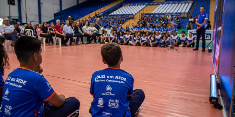 Quase 10 mil crianças são atendidas pelos projetos sociais do time. Fotos: Pedro Teixeira/Vôlei Renata