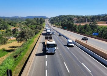 Rodovias devem receber quase 4 milhões de veículos no feriado