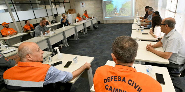 Campinas atinge 100 focos de incêndio em 13 dias de Operação Estiagem