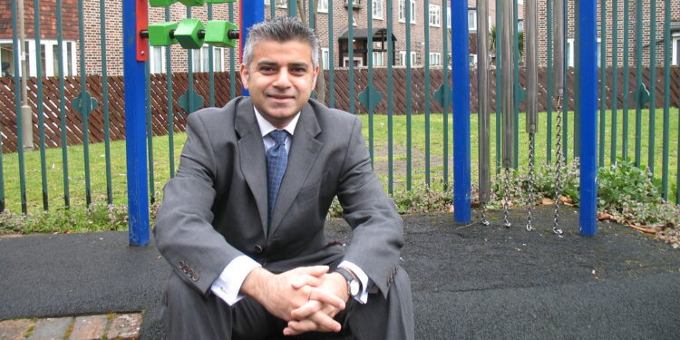 Sadiq Khan foi reeleito para um inédito terceiro mandato à frente da Câmara de Londres. Foto: Flickr