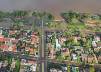 Nova cheia do Guaíba deve aumentar área de alagamento