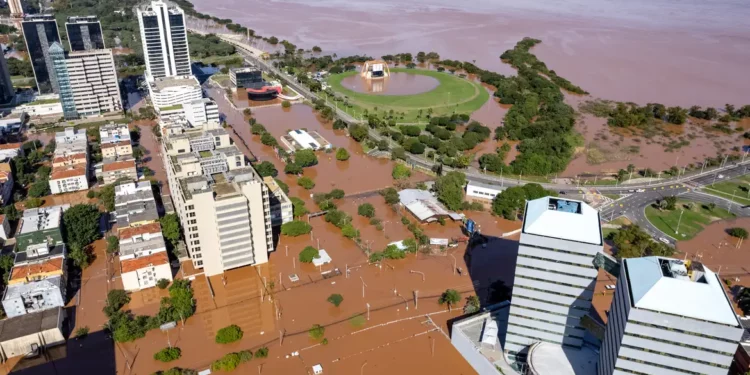 Chega a 100 o número de mortes confirmadas no Rio Grande do Sul