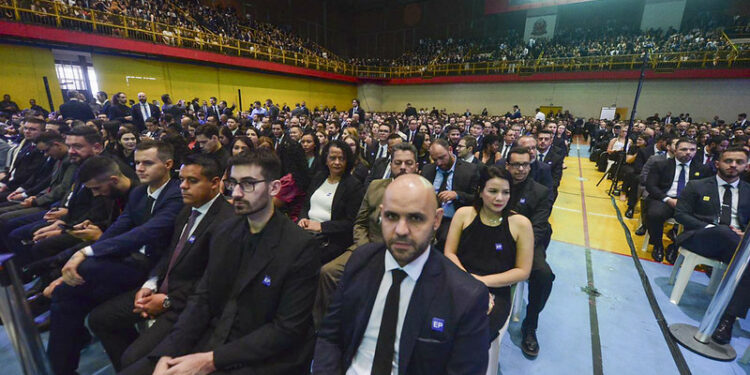 Governo de SP nomeia 4 mil policiais para reduzir déficit recorde da corporação