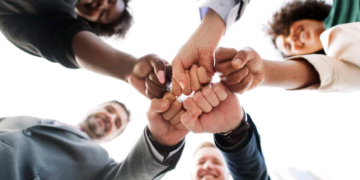 A arte de motivar e engajar equipes para o sucesso – por Ivo Neves