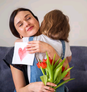 Artigo: O fascínio de ser mãe – por Pe. Luiz Roberto Teixeira Di Lascio