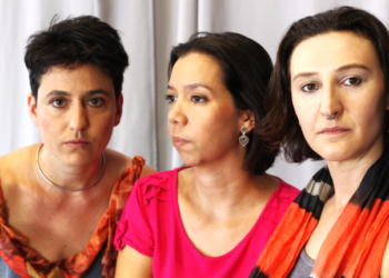 Teatro Barracão recebe montagem sobre maternidade e violência de gênero