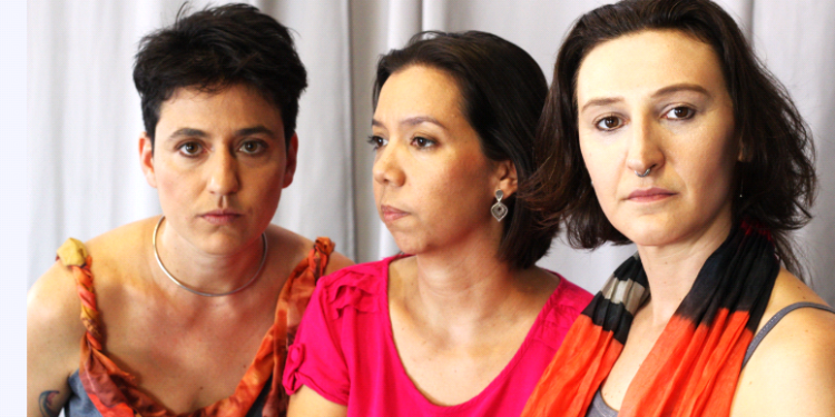 Teatro Barracão recebe montagem sobre maternidade e violência de gênero