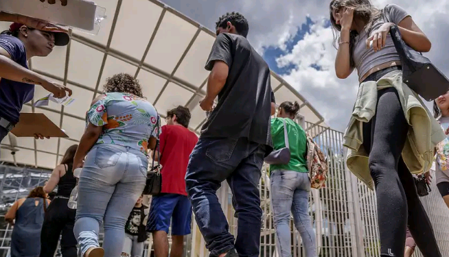 Provas do Enem 2024 serão em 3 e 10 de novembro; confira o cronograma