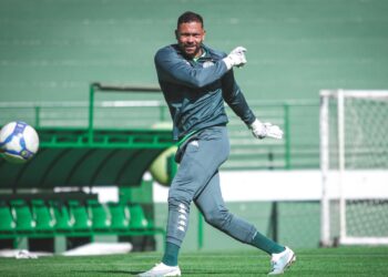 Guarani e América-MG fazem duelo de opostos no Brinco de Ouro