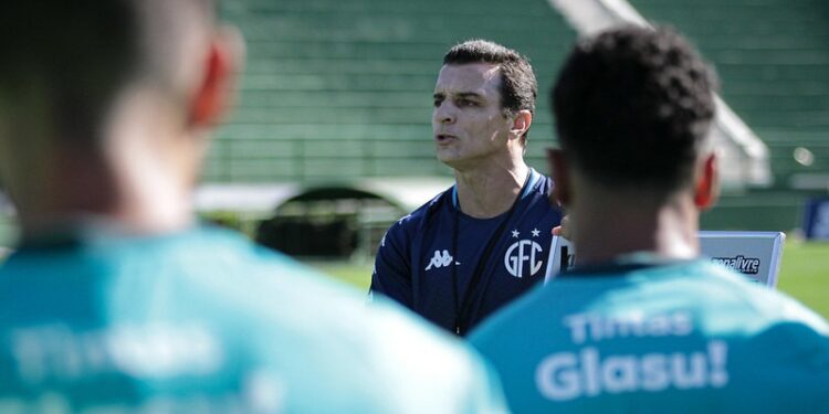 Júnior Rocha define esta semana como divisor de águas no Guarani na Série B