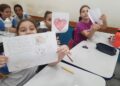 Alunos do Ensino Fundamental da rede municipal de Jaguariúna prepararam cartas para as vítimas das enchentes nas cidades gaúchas. Fotos: Divulgação