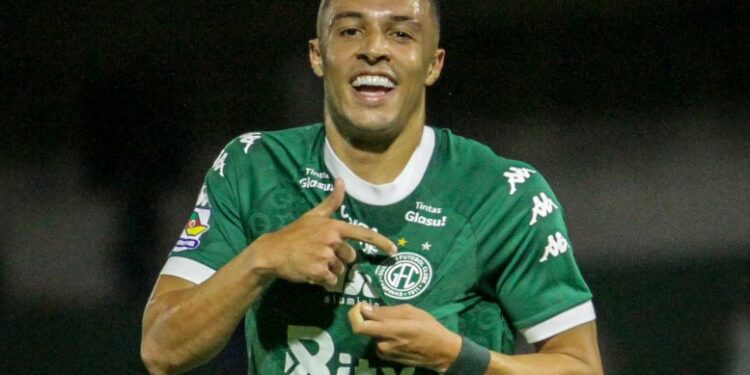 Guarani vence o Botafogo no Brinco e desencanta na Série B