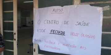 Cartaz fixado no Centro de Saúde Orosimbo Maia: caso de vandalismo e violência contra servidores municipais - Foto: Divulgação