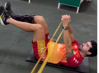Cirurgia completa três meses e Bruno Mendes celebra evolução