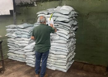 Fiscais apuram denúncias e autuam empresas de Campinas por fertilizantes irregulares