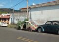 Carros são abandonados nas ruas e calçadas de Pedreira e a população cobra uma ação do poder público - Fotos: Gustavo Abdel/Hora Campnas