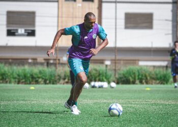 Douglas Bacelar dá ‘puxão de orelhas’ na diretoria do Guarani